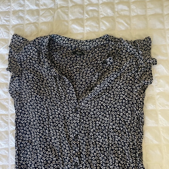 Rails Ellie Navy Floral Romper in Petals - Picture 7 of 13